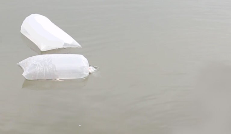 Màu nước ao nuôi nào được coi là phù hợp để thả tôm giống?